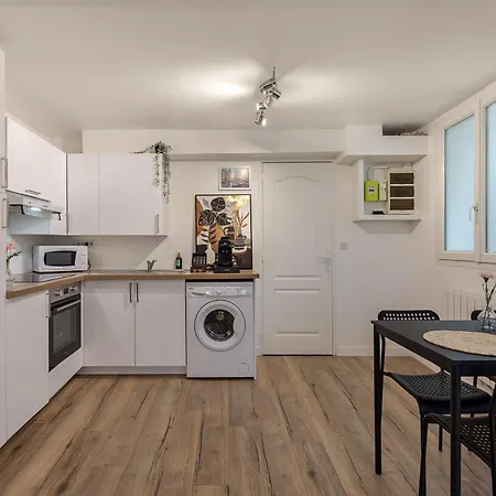 Cozy Studio With Terrace In Rouen - City Center Daire