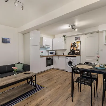 Διαμέρισμα Cozy Studio With Terrace In Rouen - City Center