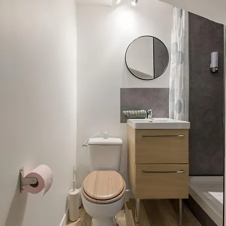 Apartment Cozy With Terrace In - Center