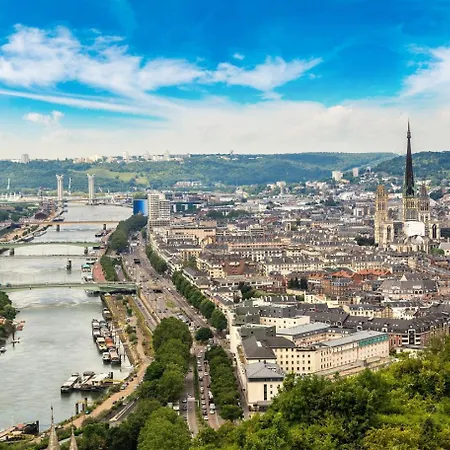 Cozy Studio With Terrace In Rouen - City Center Daire
